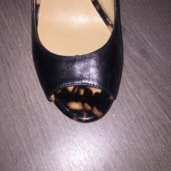 Ann Taylor Black Tortoise Ankle Strap Pumps 7.5 Make a BUNDLE and make an offer! - Picture 7 of 8